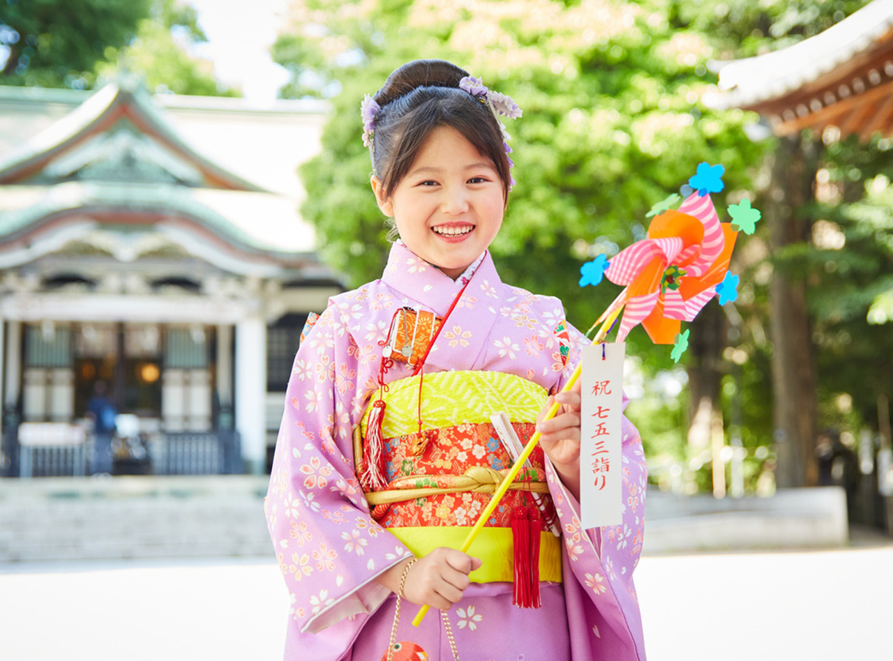 神社境内での七五三ロケーション撮影
